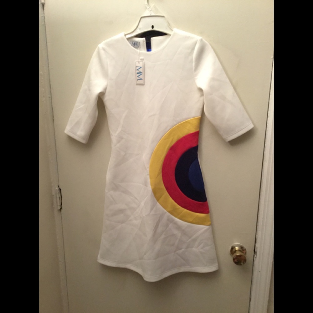 BNWT white dress with pattern on the front